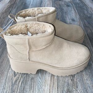 NWOB UGG CLASSIC ULTRA MINI HEIGHTS Beige SUEDE WOMEN'S BOOTS SIZE US 12 New